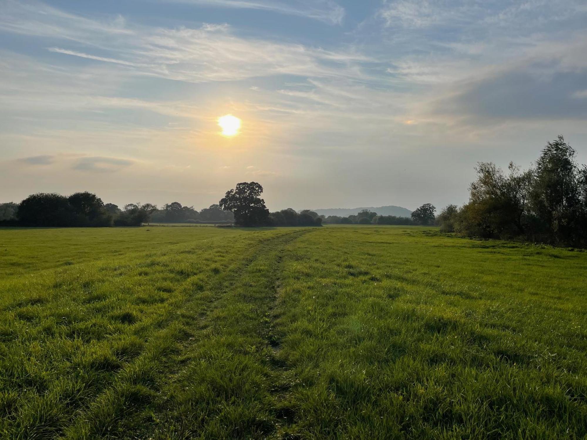 Severnside Boat And Caravan Park Gloucestershire - Caravan 1 Deerhurst المظهر الخارجي الصورة