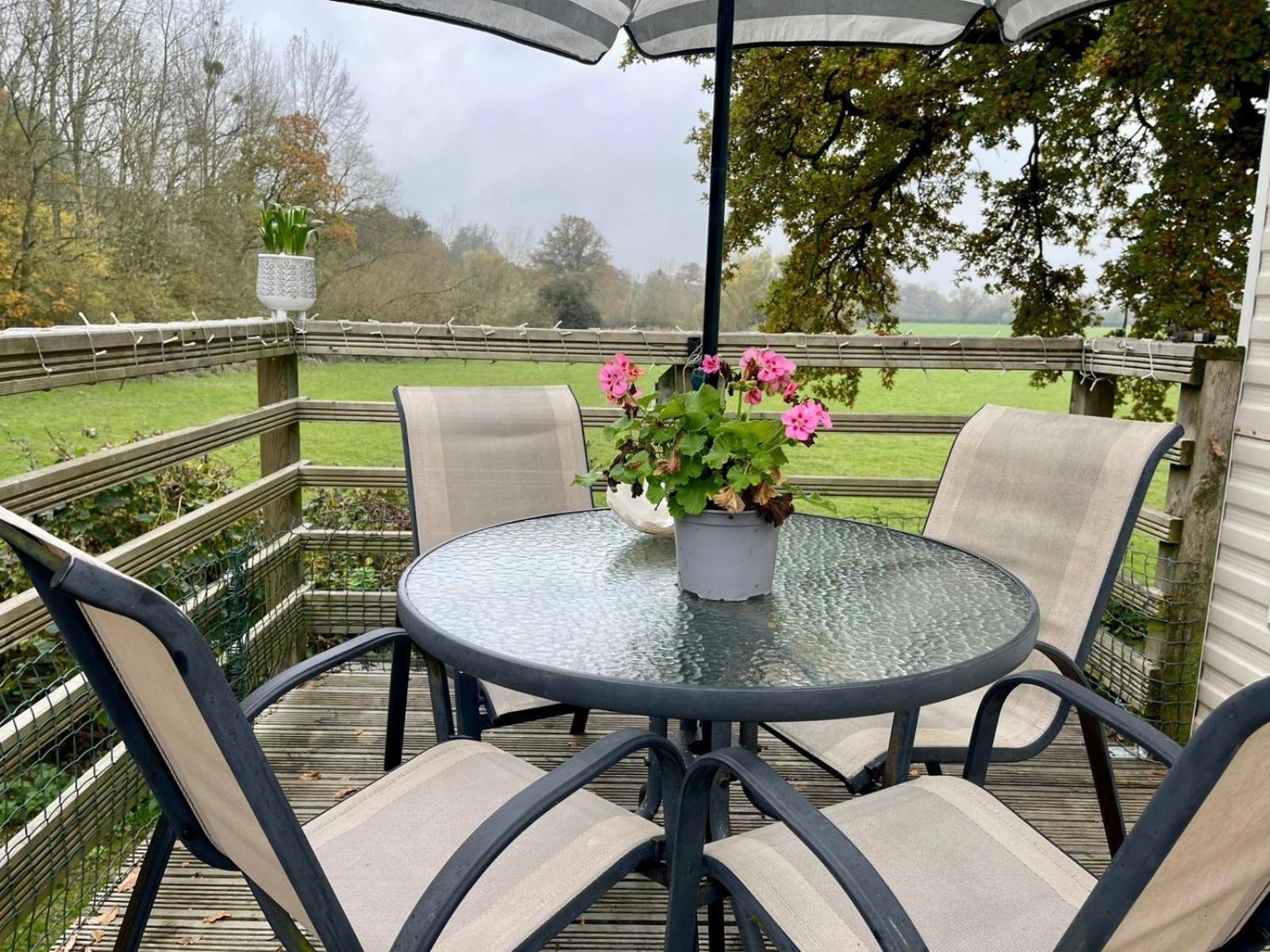 Severnside Boat And Caravan Park Gloucestershire - Caravan 1 Deerhurst المظهر الخارجي الصورة